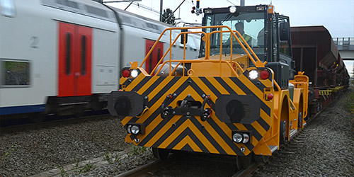 Imagen del locotractor (vehículo bivial) B-Track 16